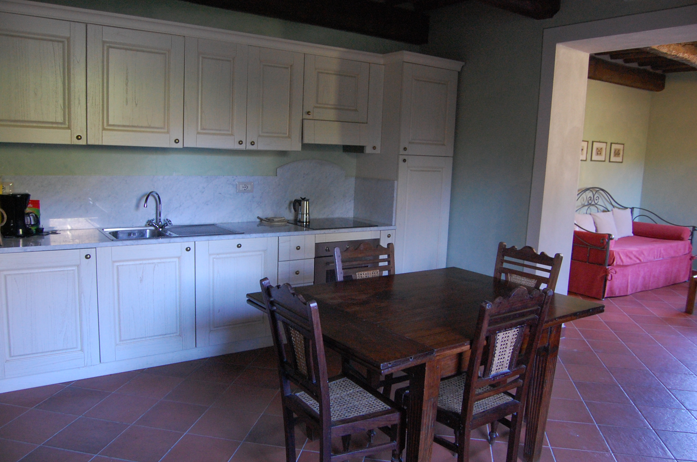 Ludovico-kitchen area